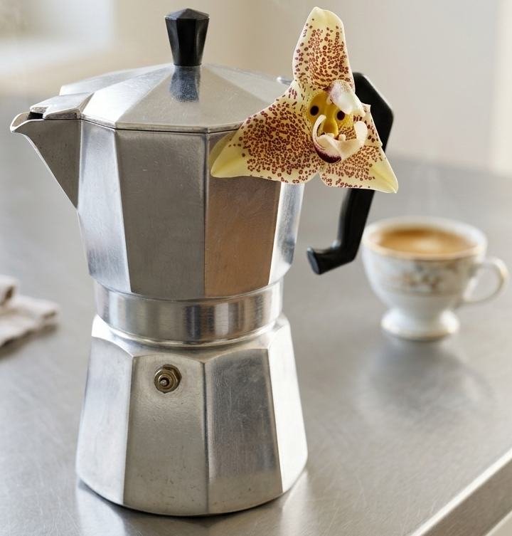 método artesanal moka o cafetera italina